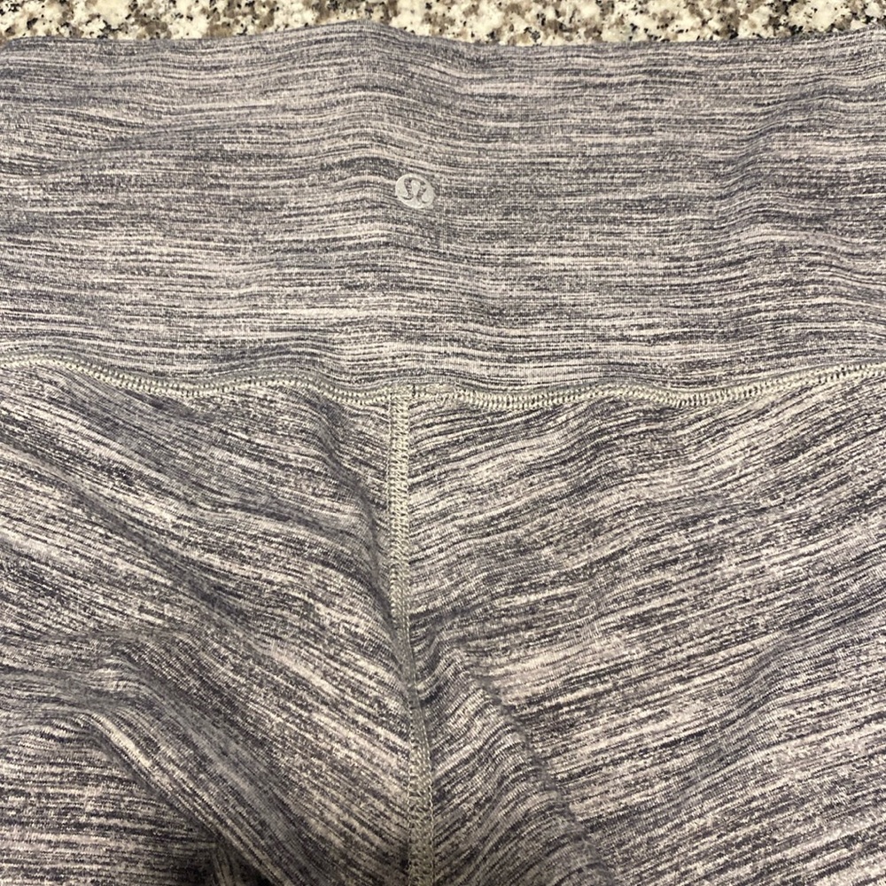 Lululemon size 6 crop